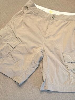 Mountain Hardwear Men's Cargo Shorts - Light Tan